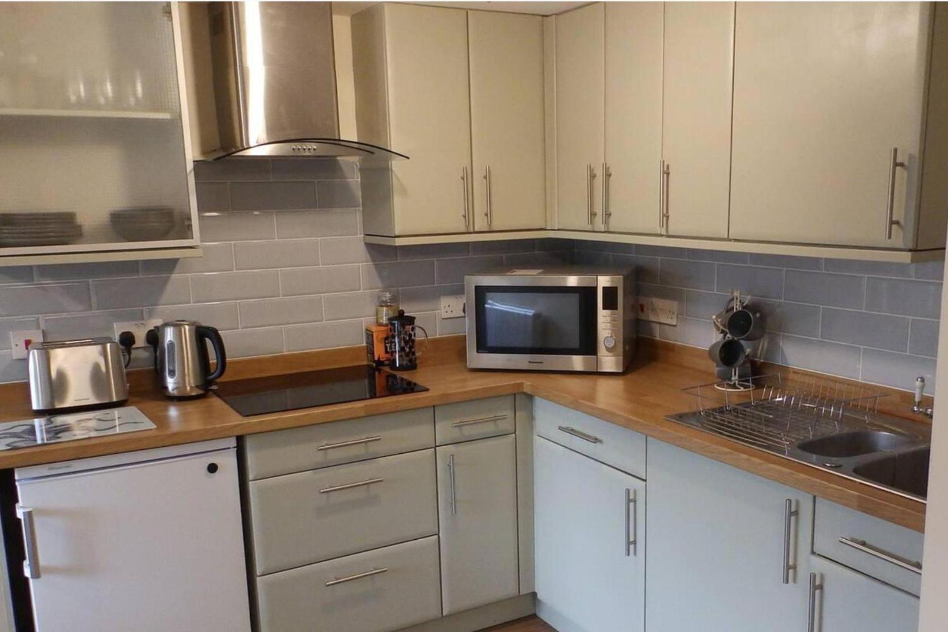 North Hill 1 Bed-Pet Friendly-Parking-Patio-Close To Coasts מראה חיצוני תמונה